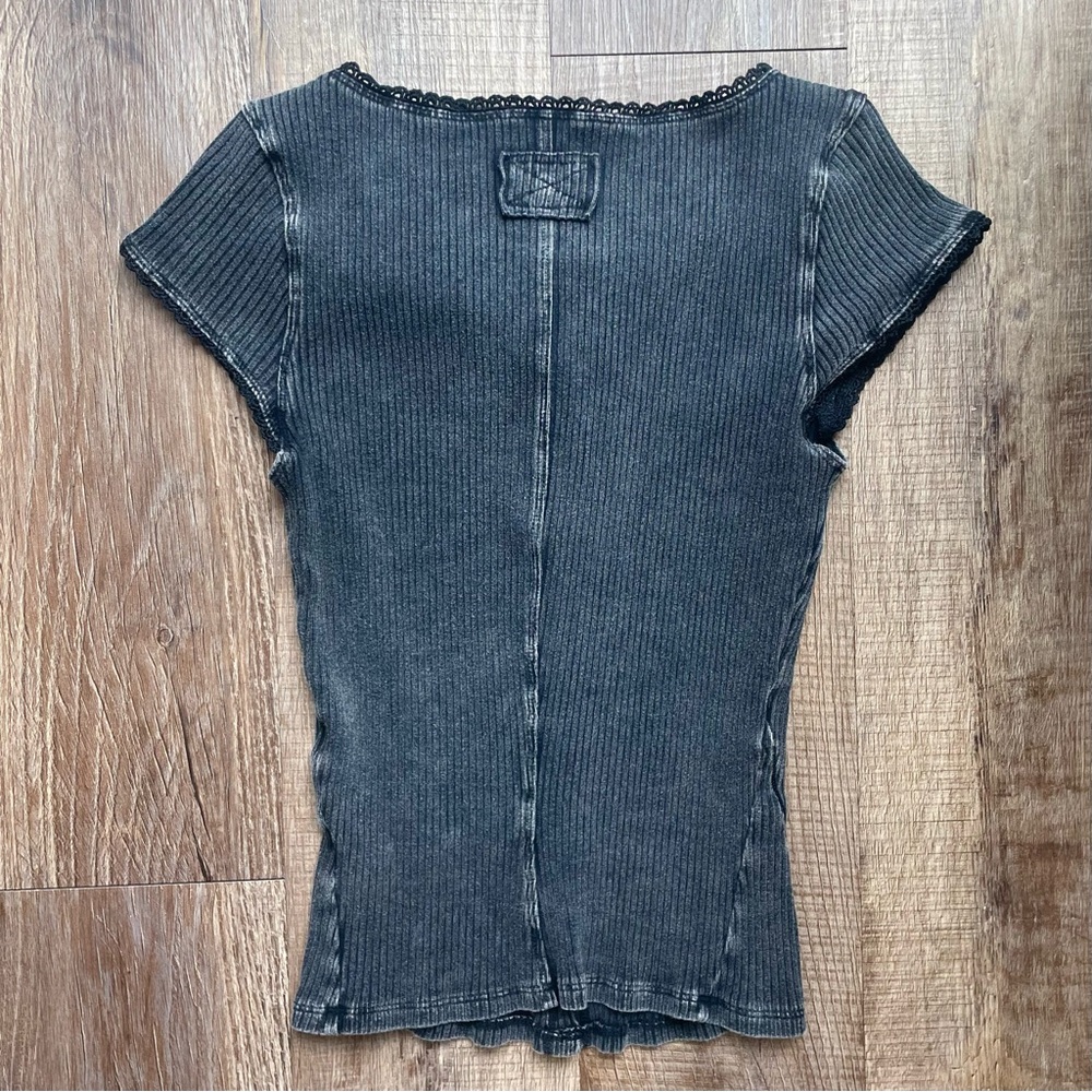 Black Ribbed Button-Up Top - Picture 2 of 2